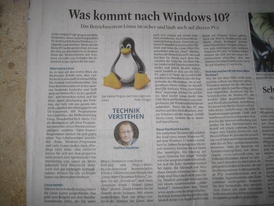 Foto des Print-Artikel - im der Mitte ein Bild von Tux, dem Linux-Maskottchen