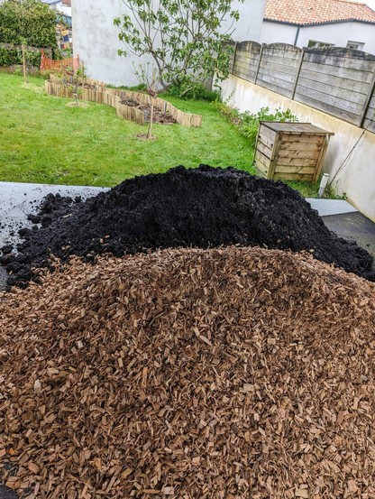 A total of 3m³ of wood chips and compost